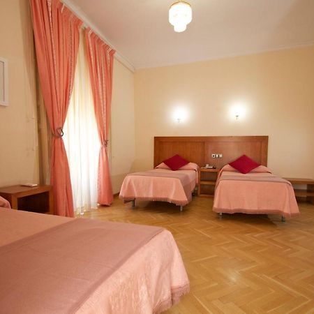 Hostal Greco Gran Via Madryt Zewnętrze zdjęcie