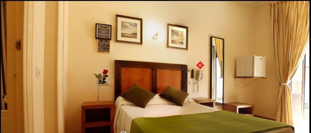 Hostal Greco Gran Via Madryt Zewnętrze zdjęcie