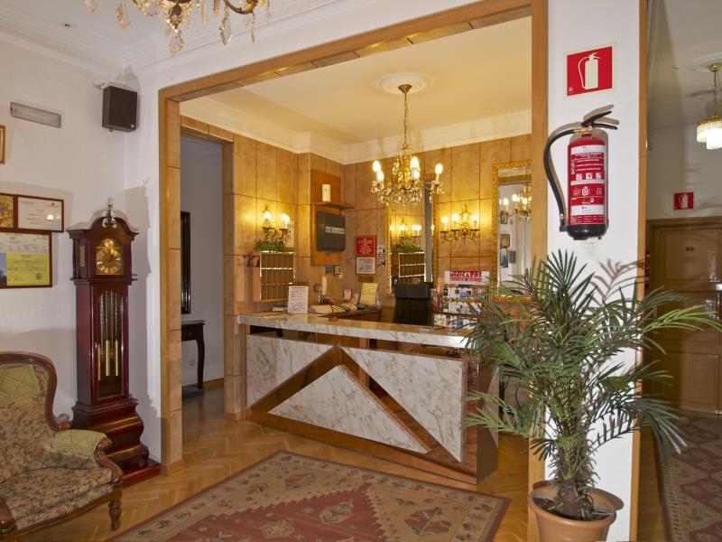 Hostal Greco Gran Via Madryt Zewnętrze zdjęcie