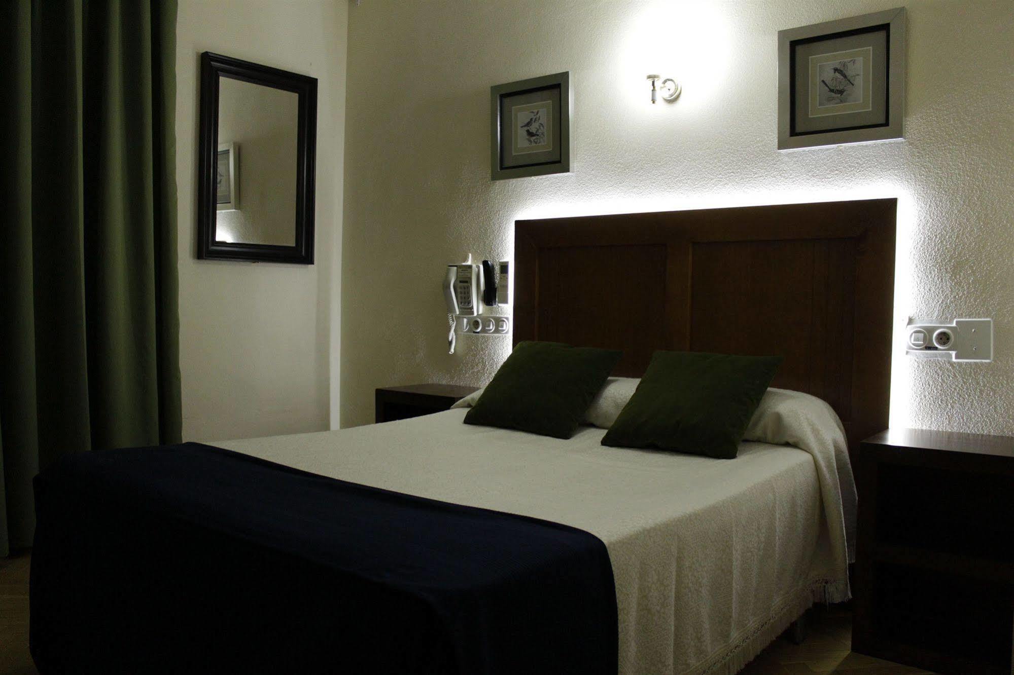 Hostal Greco Gran Via Madryt Zewnętrze zdjęcie