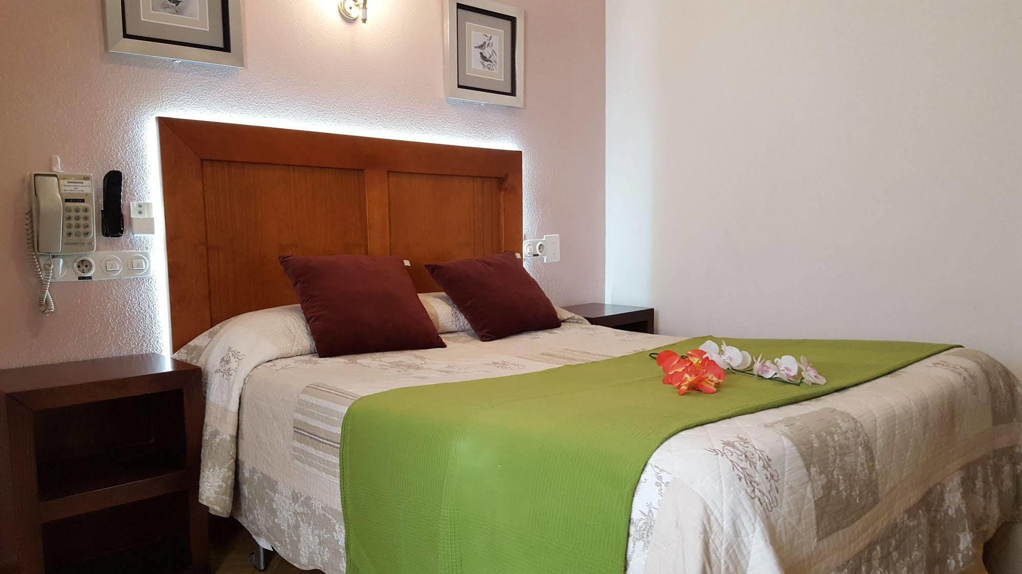 Hostal Greco Gran Via Madryt Zewnętrze zdjęcie