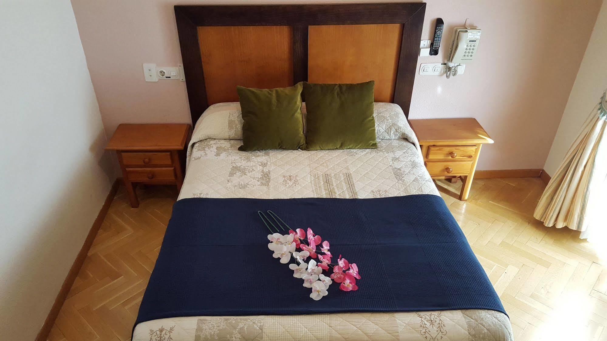 Hostal Greco Gran Via Madryt Zewnętrze zdjęcie