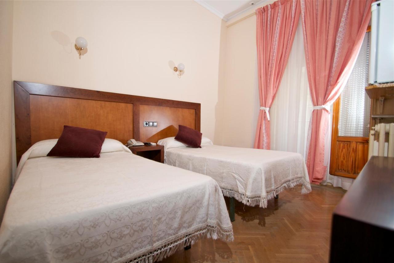 Hostal Greco Gran Via Madryt Zewnętrze zdjęcie